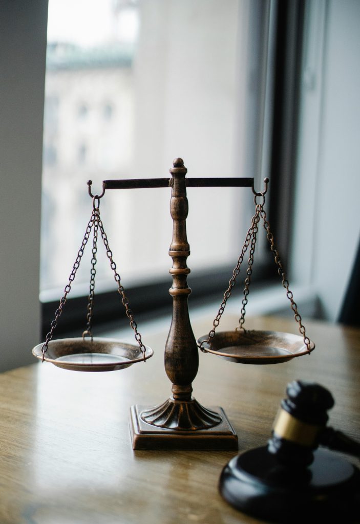 balance-of-courts-contested-vs-uncontested-divorce